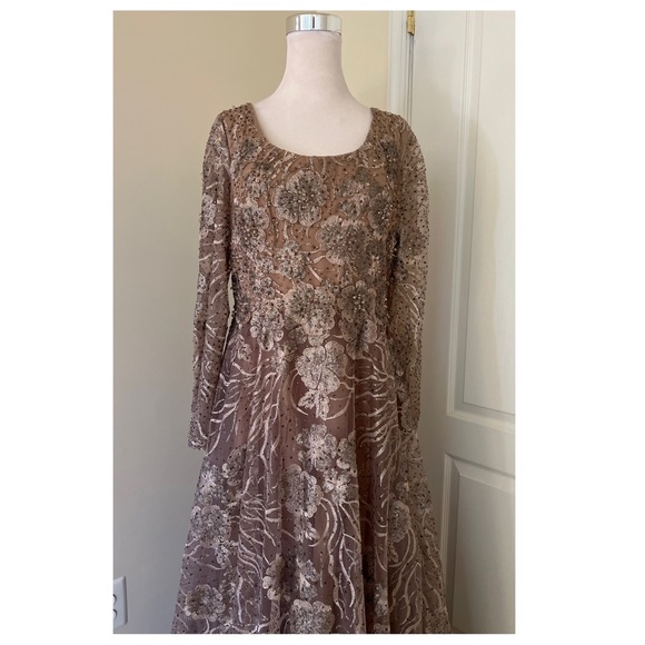 Mac Duggal Metallic Embellished Gown - Picture 11 of 16